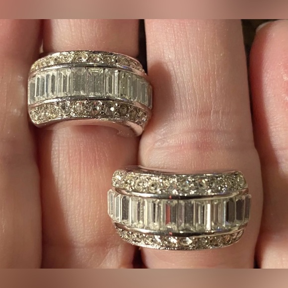 Christian Dior Crystal  Bagatelle Channel Set Clip On Earrings White Gold Plated - Picture 1 of 4